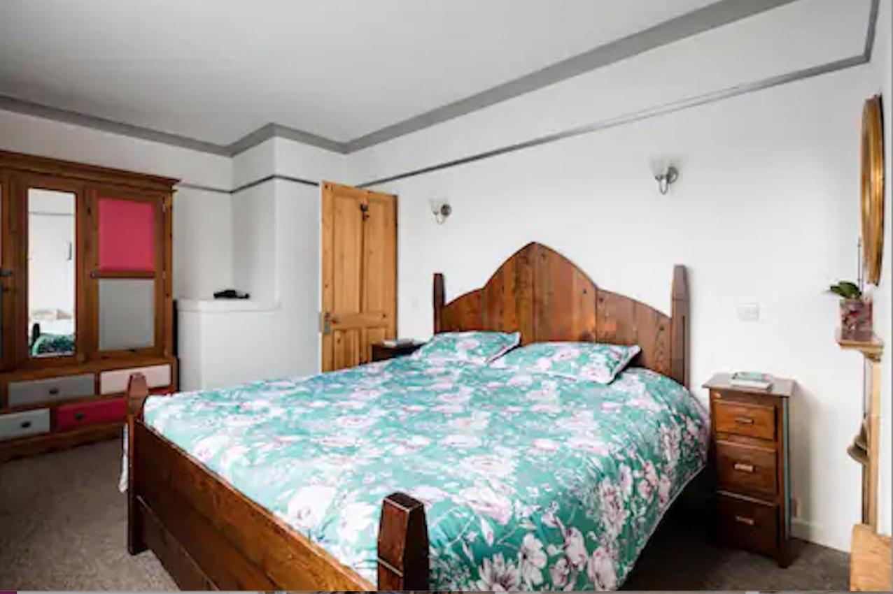 Lovely Three Bedroomed House, Parking 2 Cars ロンドン エクステリア 写真