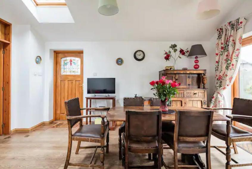 Lovely Three Bedroomed House, Parking 2 Cars ロンドン エクステリア 写真