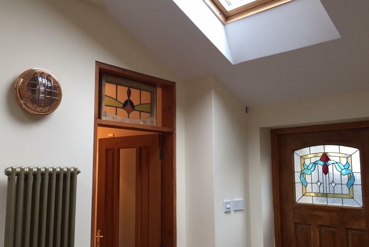 Lovely Three Bedroomed House, Parking 2 Cars ロンドン エクステリア 写真