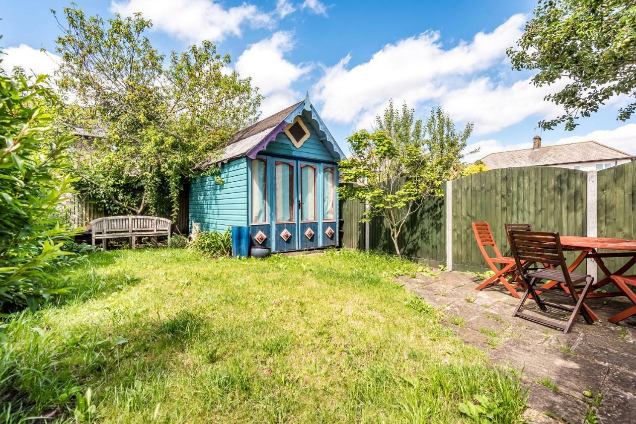 Lovely Three Bedroomed House, Parking 2 Cars ロンドン エクステリア 写真
